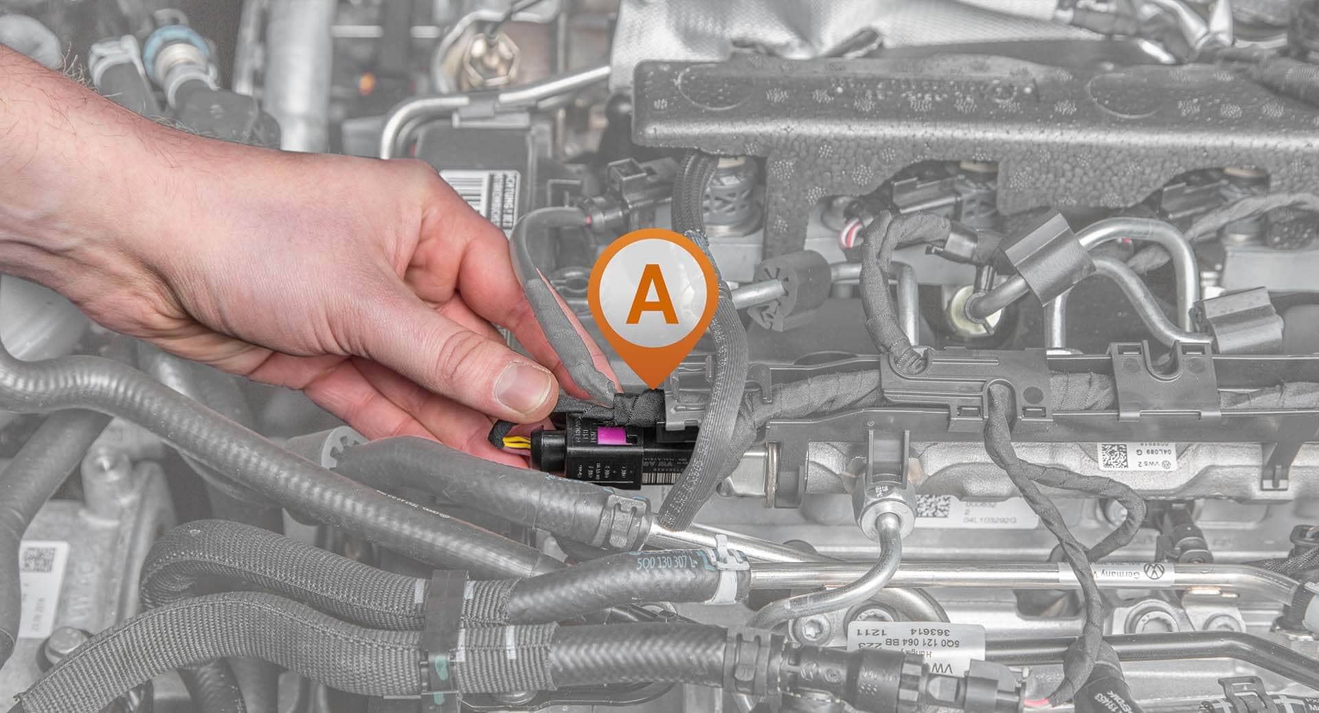 Aansluiting op de common rail-sensor (A)