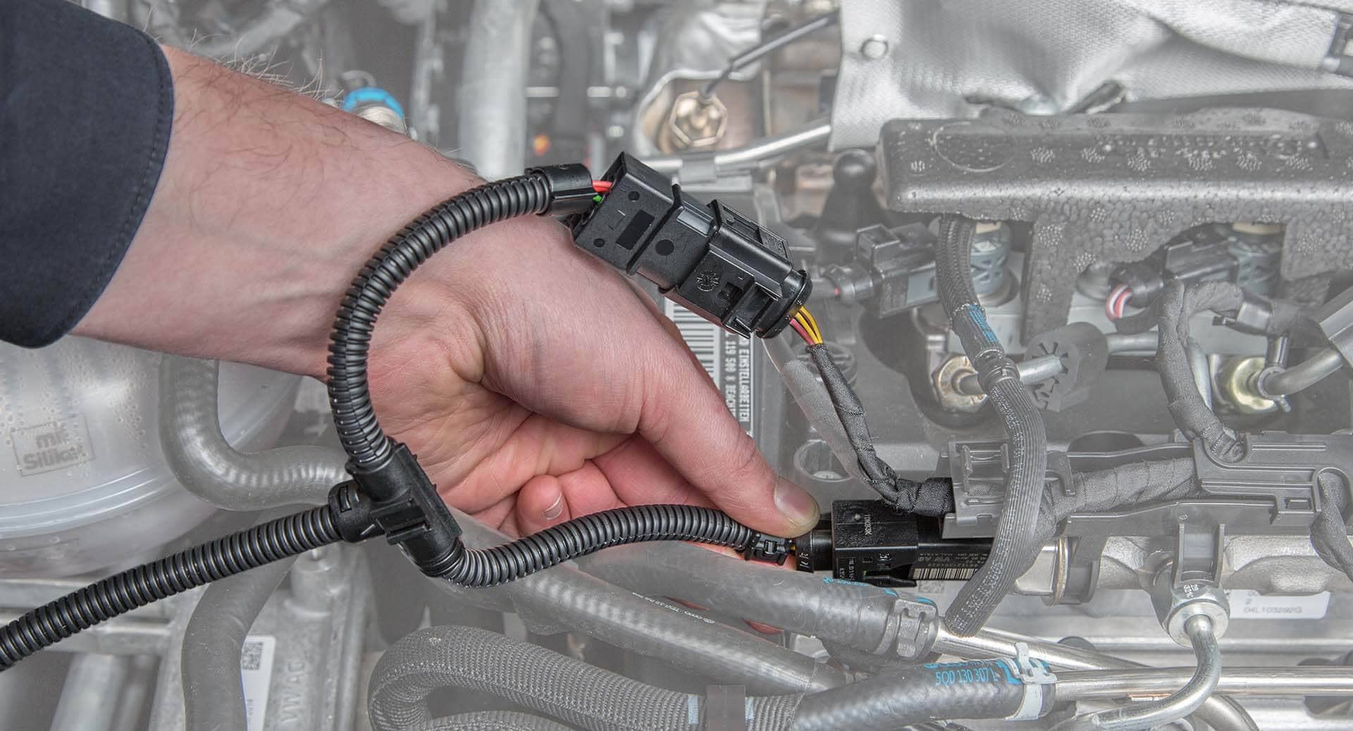 Aansluiting op de common rail-sensor (A)