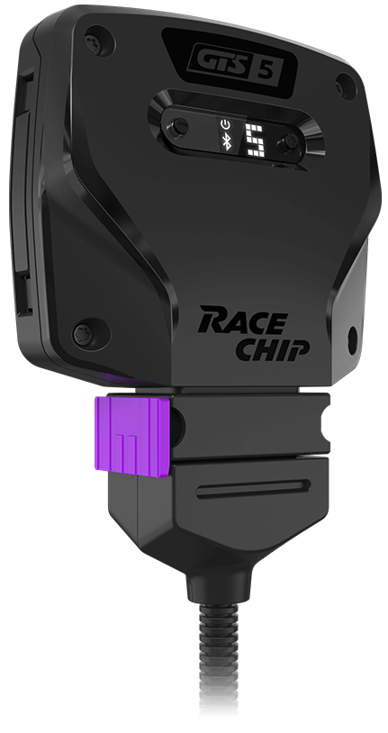 RaceChip GTS 5 regelunit in schuine aanzicht met paarse sluiting en LED-indicator voor Bluetooth en prestatieniveau.